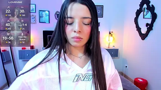 Charlotte  Benett online show from April 2026 05:34:01 AM