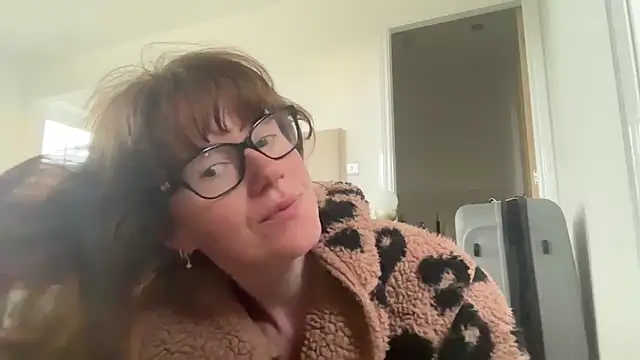 Snapshot of redheadrosie69 chatting on June 2026 04:54:02 AM redheadrosie69 online show from June 2026 04:54:02 AM