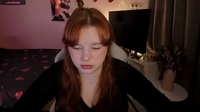 Snapshot of _Lisa_x chatting on December 2024 10:37:01 AM  Lisa x online show from December 2024 10:37:01 AM