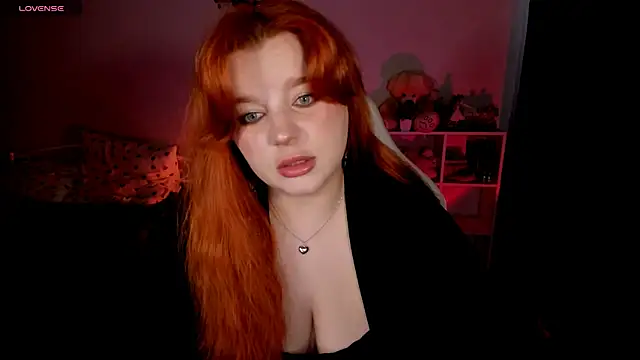 Snapshot of _Lisa_x chatting on October 2025 01:18:01 PM  Lisa x online show from October 2025 01:18:01 PM