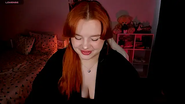 Snapshot of _Lisa_x chatting on October 2025 11:19:01 AM  Lisa x online show from October 2025 11:19:01 AM