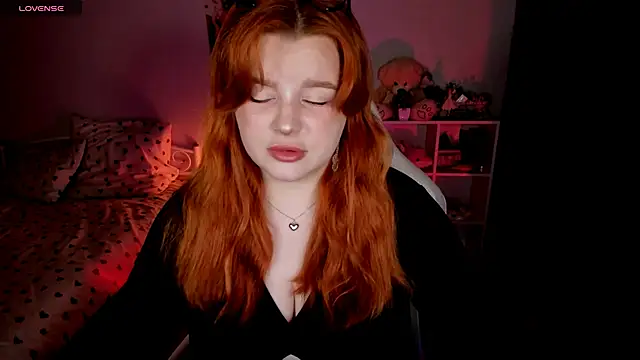 Snapshot of _Lisa_x chatting on October 2025 02:48:02 PM  Lisa x online show from October 2025 02:48:02 PM