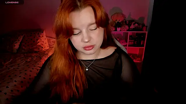 Snapshot of _Lisa_x chatting on October 2025 12:26:01 PM  Lisa x online show from October 2025 12:26:01 PM