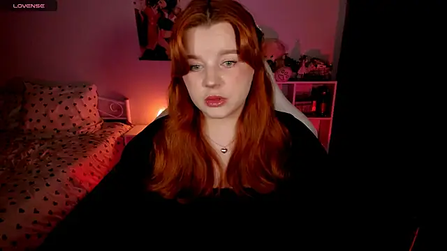 Snapshot of _Lisa_x chatting on October 2025 03:45:01 PM  Lisa x online show from October 2025 03:45:01 PM