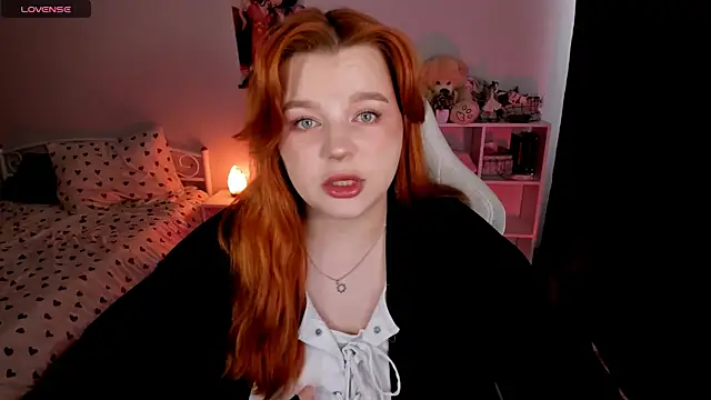 Snapshot of _Lisa_x chatting on October 2025 10:00:02 AM  Lisa x online show from October 2025 10:00:02 AM