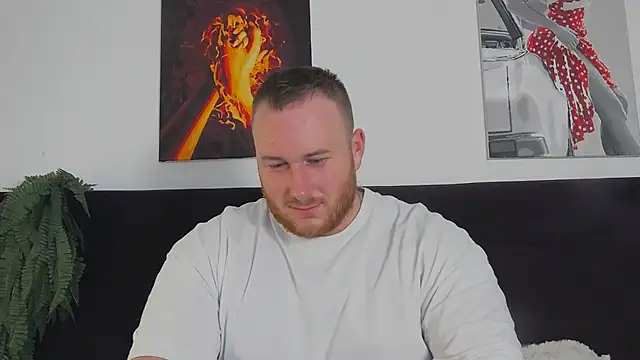 Snapshot of RoddyStill chatting on December 2024 08:33:02 AM RoddyStill online show from December 2024 08:33:02 AM