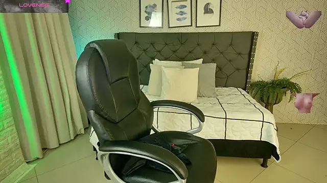 Snapshot of sussy__stone chatting on December 2024 12:41:01 PM sussy stone online show from December 2024 12:41:01 PM