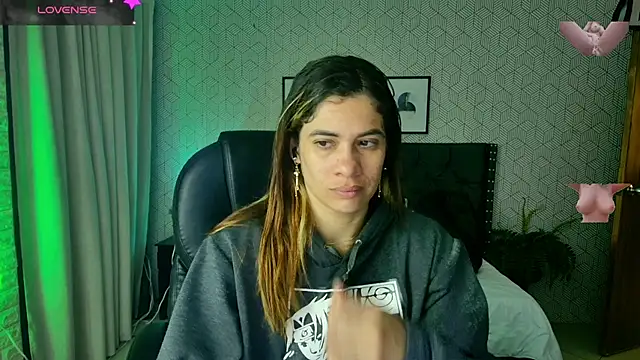 Snapshot of sussy__stone chatting on January 2025 12:14:01 PM sussy stone online show from January 2025 12:14:01 PM