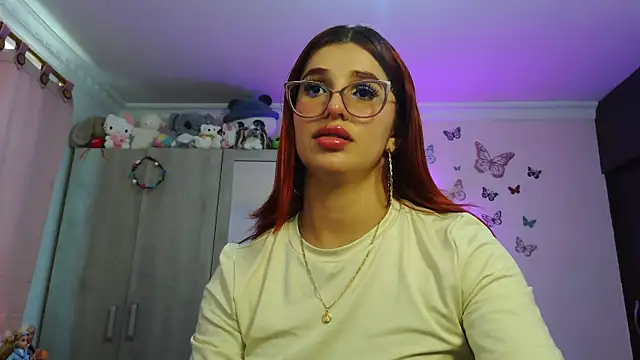 Snapshot of caroline_jonson chatting on May 2026 04:14:01 PM caroline jonson online show from May 2026 04:14:01 PM