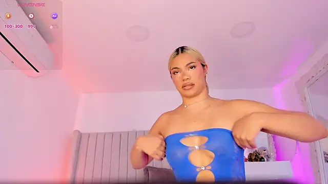Shelynna azzul online show from May 2026 11:28:02 AM