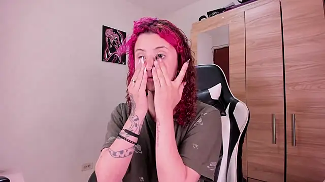 valent 27 online show from October 2025 03:53:01 AM