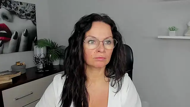 HelenLuxx online show from January 2025 10:11:01 AM