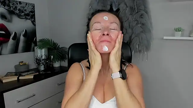 HelenLuxx online show from January 2025 07:32:01 AM