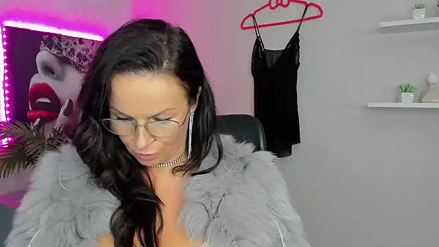 HelenLuxx online show from February 2025 01:51:02 PM