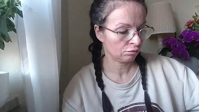 HelenLuxx online show from November 2025 07:19:02 AM