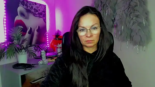 HelenLuxx online show from February 2026 03:50:01 PM