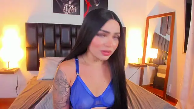 Snapshot of NicoleRouss chatting on January 2025 04:02:01 AM NicoleRouss online show from January 2025 04:02:01 AM