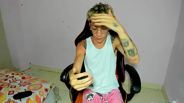 mateodeamjo online show from November 2025 08:23:02 AM