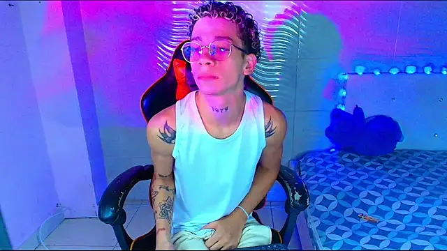 mateodeamjo online show from December 2025 06:43:02 AM