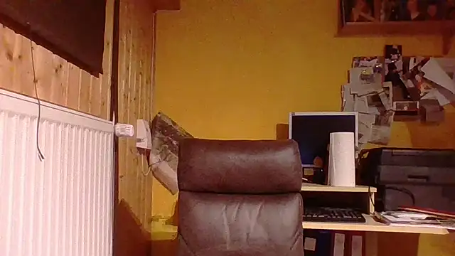 Snapshot of _squirty_cum_lady_ chatting on June 2026 05:45:01 AM squirty cum lady online show from June 2026 05:45:01 AM