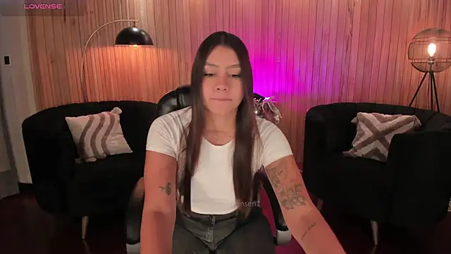 Snapshot of AllyJensen chatting on February 2026 10:37:02 AM AllyJensen online show from February 2026 10:37:02 AM