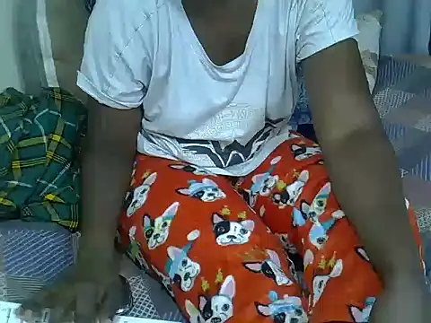 Snapshot of skinnysexynaughty chatting on March 2026 04:57:01 PM skinnysexynaughty online show from March 2026 04:57:01 PM
