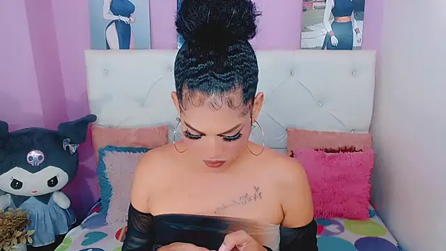 Snapshot of Amanda_bigx chatting on April 2026 05:08:01 AM Amanda bigx online show from April 2026 05:08:01 AM