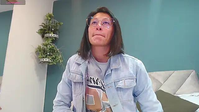 SharisWillian online show from November 2025 03:41:01 AM