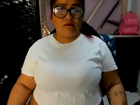 Snapshot of DaianaLutz chatting on October 2025 06:30:02 PM DaianaLutz online show from October 2025 06:30:02 PM