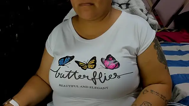 Snapshot of DaianaLutz chatting on November 2025 02:07:01 PM DaianaLutz online show from November 2025 02:07:01 PM