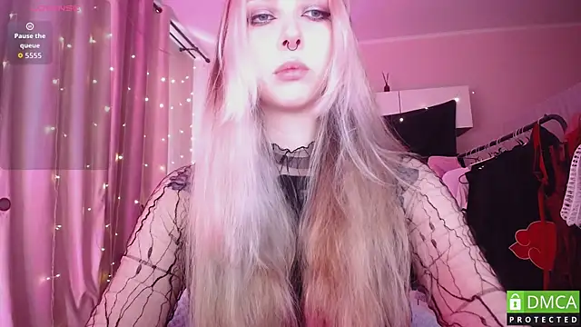 Snapshot of JustMeowGirl chatting on June 2026 05:31:01 AM JustMeowGirl online show from June 2026 05:31:01 AM