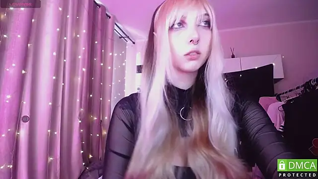 Snapshot of JustMeowGirl chatting on June 2026 04:37:01 AM JustMeowGirl online show from June 2026 04:37:01 AM