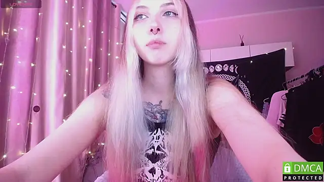 Snapshot of JustMeowGirl chatting on June 2026 05:06:01 AM JustMeowGirl online show from June 2026 05:06:01 AM