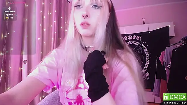 Snapshot of JustMeowGirl chatting on June 2026 05:08:01 AM JustMeowGirl online show from June 2026 05:08:01 AM