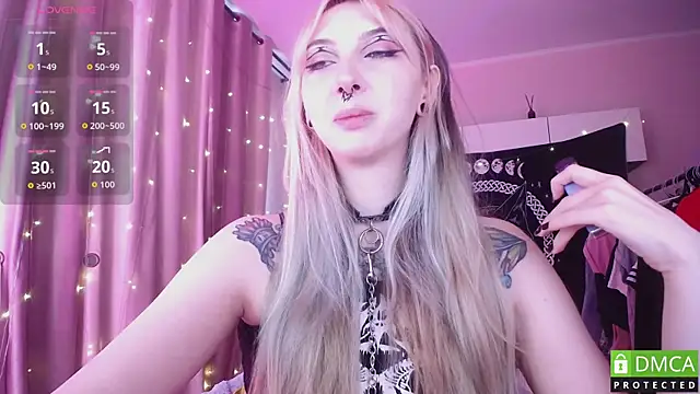 Snapshot of JustMeowGirl chatting on July 2026 05:42:02 AM JustMeowGirl online show from July 2026 05:42:02 AM