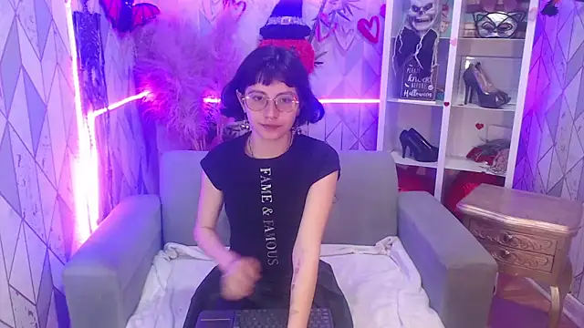 charlottemoonxz online show from October 2025 05:35:02 PM