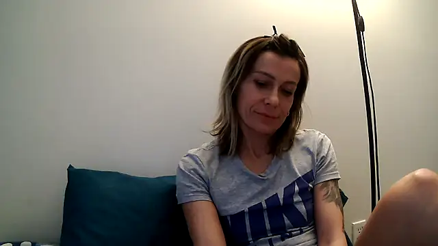 Snapshot of anechka1 chatting on May 2026 11:33:02 PM anechka1 online show from May 2026 11:33:02 PM