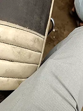 Snapshot of RajMHGayTraveler chatting on October 2025 06:02:02 AM RajMHGayTraveler online show from October 2025 06:02:02 AM