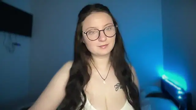 Snapshot of LocaAlis chatting on October 2025 07:16:01 AM LocaAlis online show from October 2025 07:16:01 AM