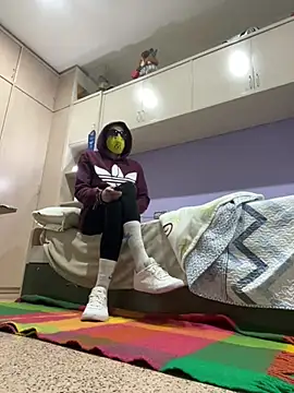 Kamaleonix online show from February 2025 10:00:02 PM