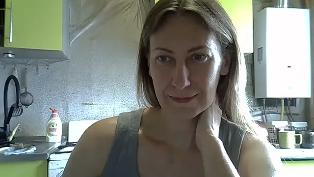 Snapshot of AshleyXHoney chatting on June 2026 08:20:01 AM AshleyXHoney online show from June 2026 08:20:01 AM