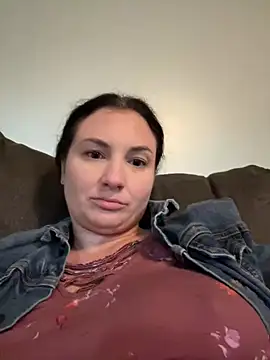 Snapshot of MilfyMrsRobinson chatting on February 2025 08:57:01 PM MilfyMrsRobinson online show from February 2025 08:57:01 PM