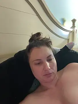 Snapshot of MilfyMrsRobinson chatting on February 2025 10:51:02 PM MilfyMrsRobinson online show from February 2025 10:51:02 PM