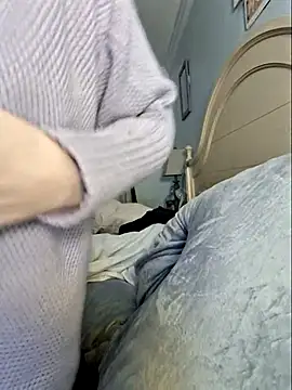 Snapshot of MilfyMrsRobinson chatting on February 2025 11:57:01 PM MilfyMrsRobinson online show from February 2025 11:57:01 PM