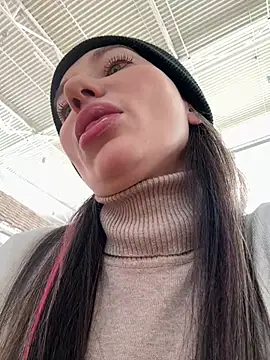 MooonReal online show from March 2025 06:21:02 AM