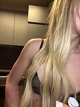 ChiaraVixen online show from February 2025 07:06:02 PM