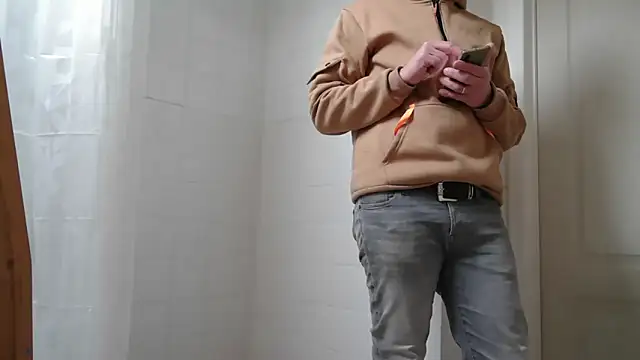 maxmueller321 online show from February 2025 11:08:02 AM