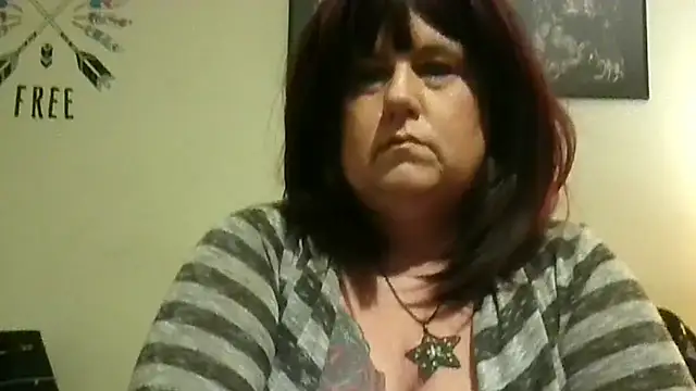 EyesofGlass 2XS online show from March 2025 12:48:01 AM