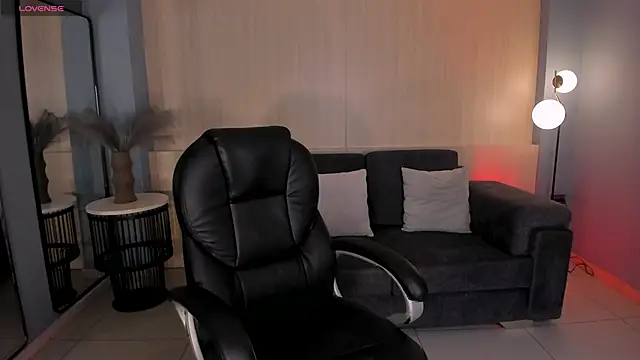 HannaConnor  online show from October 2025 11:40:01 AM