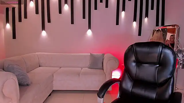 HannaConnor  online show from October 2025 08:53:02 PM